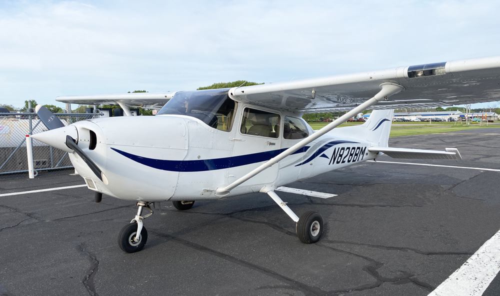 Cessna 172R Skyhawk - N828BM_Small